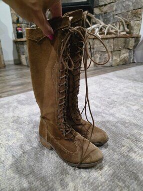 Joyfolie size 2 boots